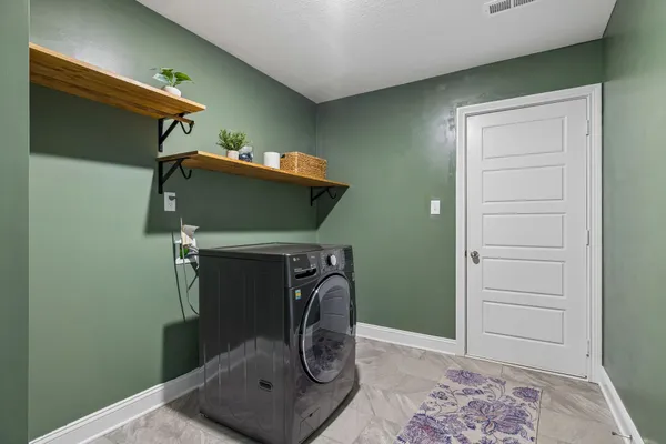 $2,100 | 833 Lutz Lane, Clarksville, TN 37042