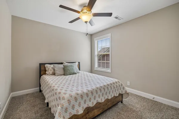 $2,100 | 833 Lutz Lane, Clarksville, TN 37042