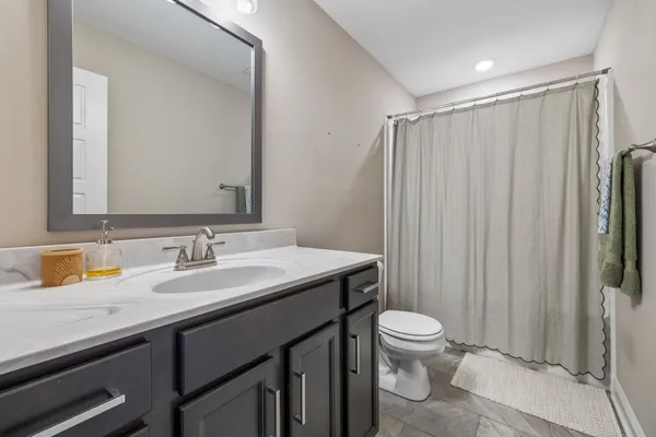 $2,100 | 833 Lutz Lane, Clarksville, TN 37042