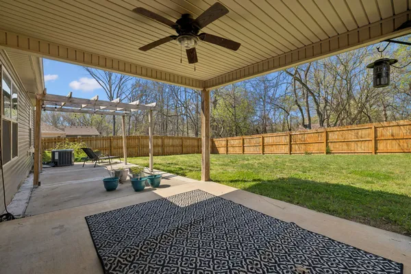 $2,100 | 833 Lutz Lane, Clarksville, TN 37042