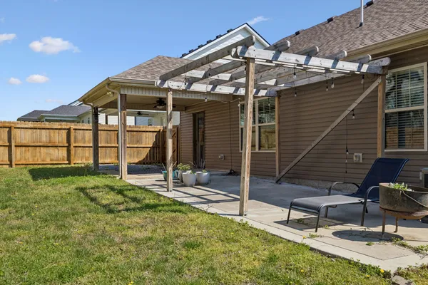 $2,100 | 833 Lutz Lane, Clarksville, TN 37042