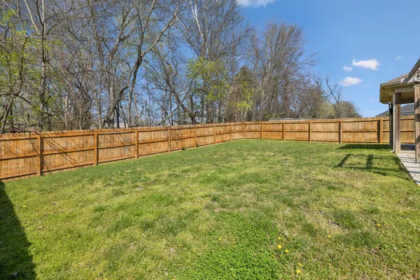 $2,100 | 833 Lutz Lane, Clarksville, TN 37042