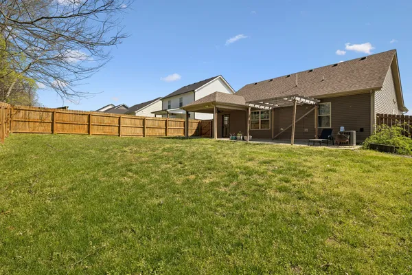 $2,100 | 833 Lutz Lane, Clarksville, TN 37042