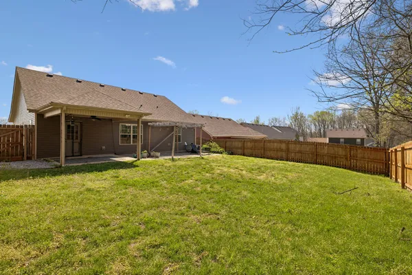 $2,100 | 833 Lutz Lane, Clarksville, TN 37042