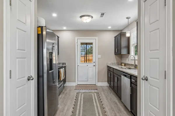 $2,100 | 833 Lutz Lane, Clarksville, TN 37042