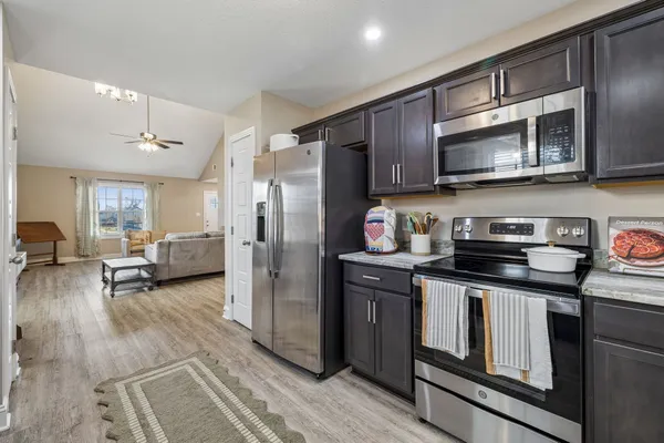 $2,100 | 833 Lutz Lane, Clarksville, TN 37042