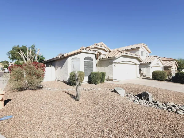 $2,450 | 3216 East Muirwood Drive, Phoenix, AZ 85048
