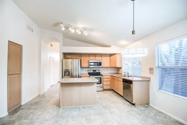 $2,450 | 3216 East Muirwood Drive, Phoenix, AZ 85048