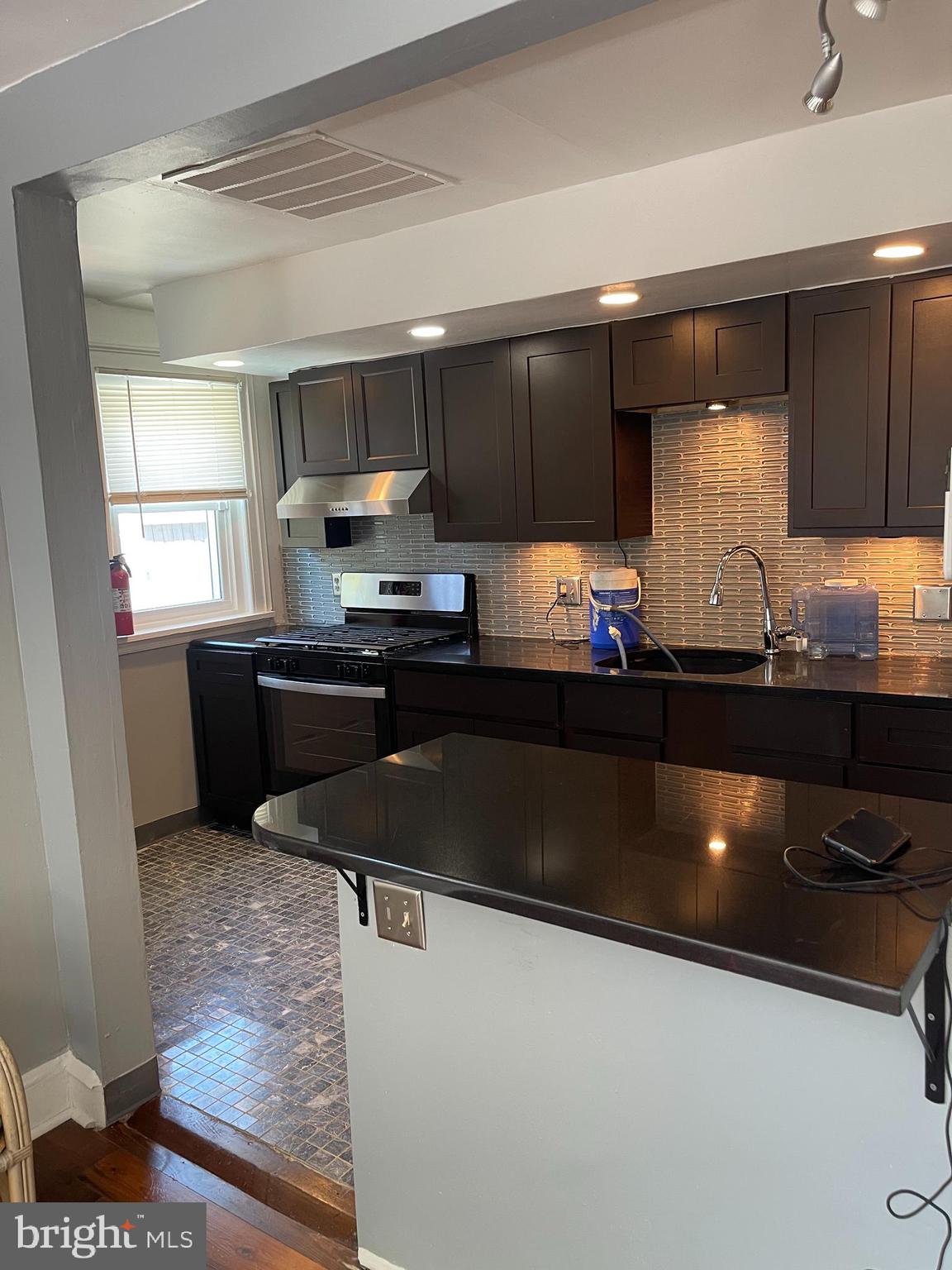 2833 Yorkship Road Camden, NJ 08104 - Photo 11 of 28 kitche