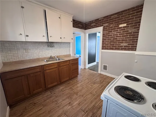 $1,300 | 55 Parkwood Avenue, Tonawanda, NY 14217