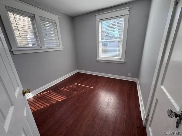 $1,300 | 55 Parkwood Avenue, Tonawanda, NY 14217