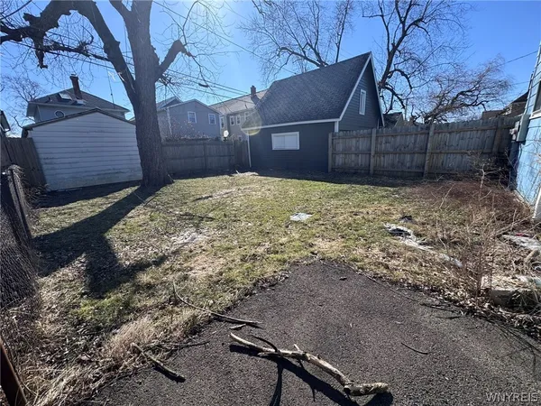 $1,300 | 55 Parkwood Avenue, Tonawanda, NY 14217