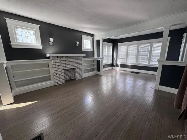 $1,300 | 55 Parkwood Avenue, Tonawanda, NY 14217