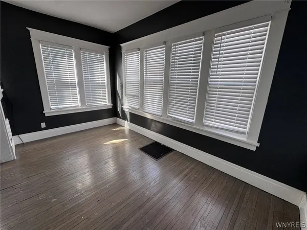 $1,300 | 55 Parkwood Avenue, Tonawanda, NY 14217