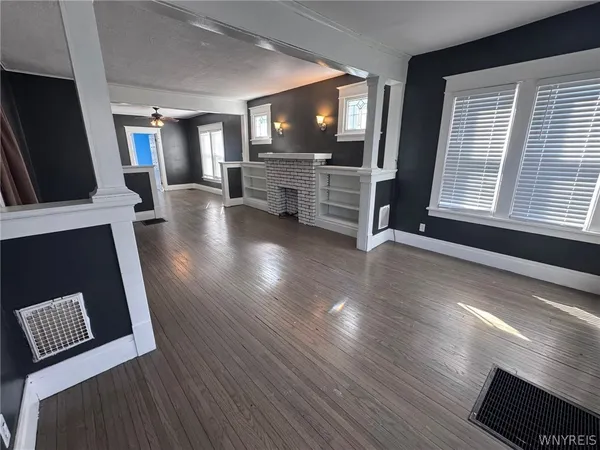 $1,300 | 55 Parkwood Avenue, Tonawanda, NY 14217