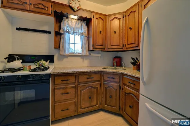 $599,900 | 17 Garden Place, Pompton Plains, NJ 07444