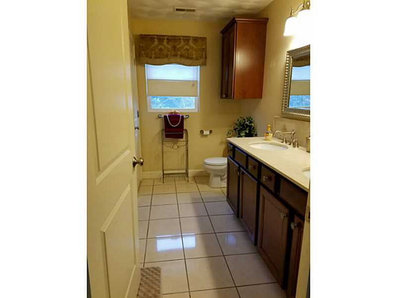 110 Scenic Way Exeter, RI 02822 - Photo 8 of 20 Bathroom.