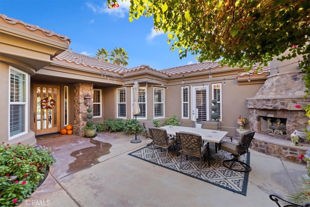 20 Vista Encantada Rancho Mirage, CA 92270 - Photo 10 of 75 a view of a house with a patio