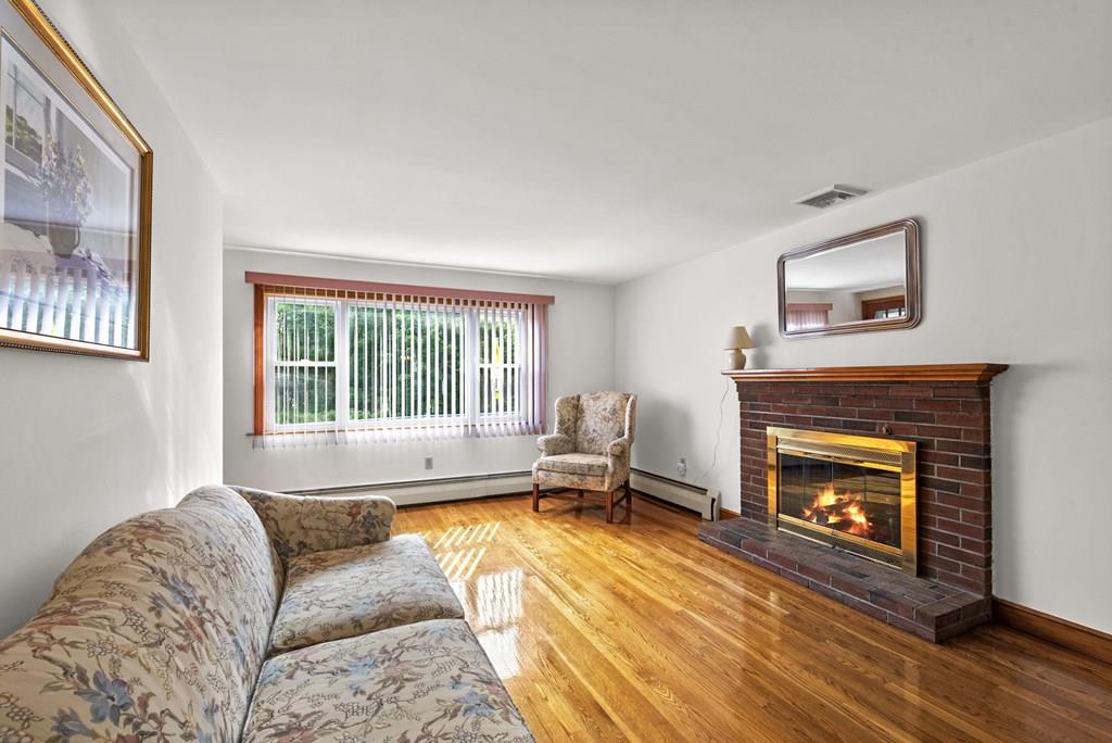 9 Farm Street Wakefield, MA 01880 - Photo 11 of 26
