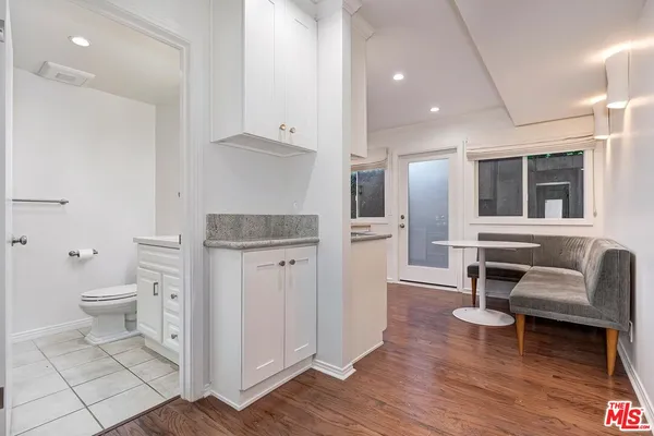 $2,975 | 609 North Doheny Drive, Unit D, Beverly Hills, CA 90210