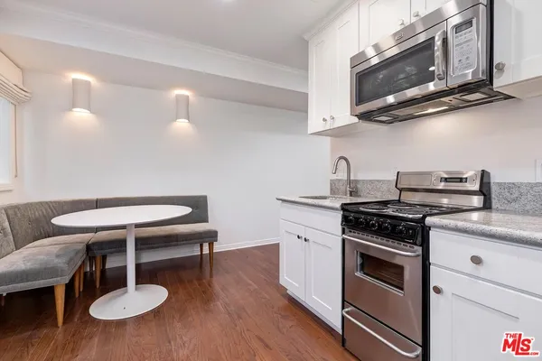 $2,975 | 609 North Doheny Drive, Unit D, Beverly Hills, CA 90210