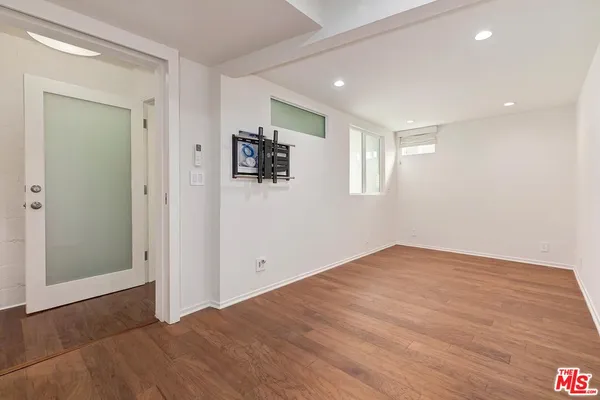 $2,975 | 609 North Doheny Drive, Unit D, Beverly Hills, CA 90210