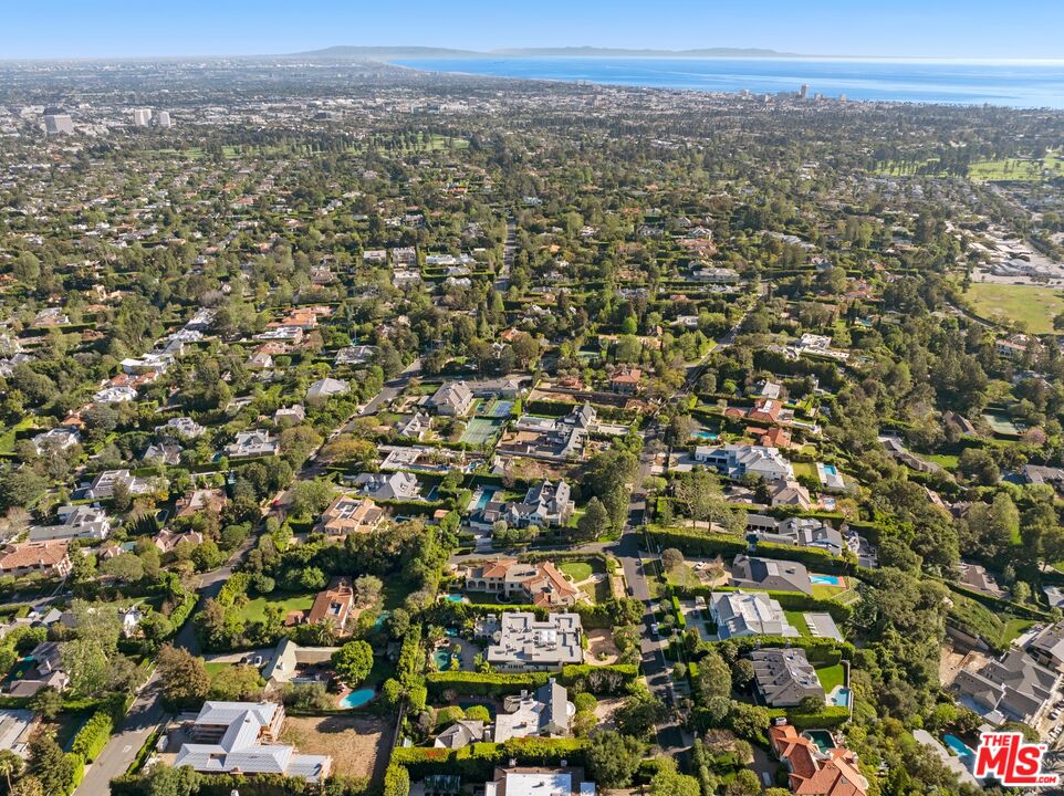 524 North Rockingham Avenue Los Angeles, CA 90049 - Photo 23 of 24