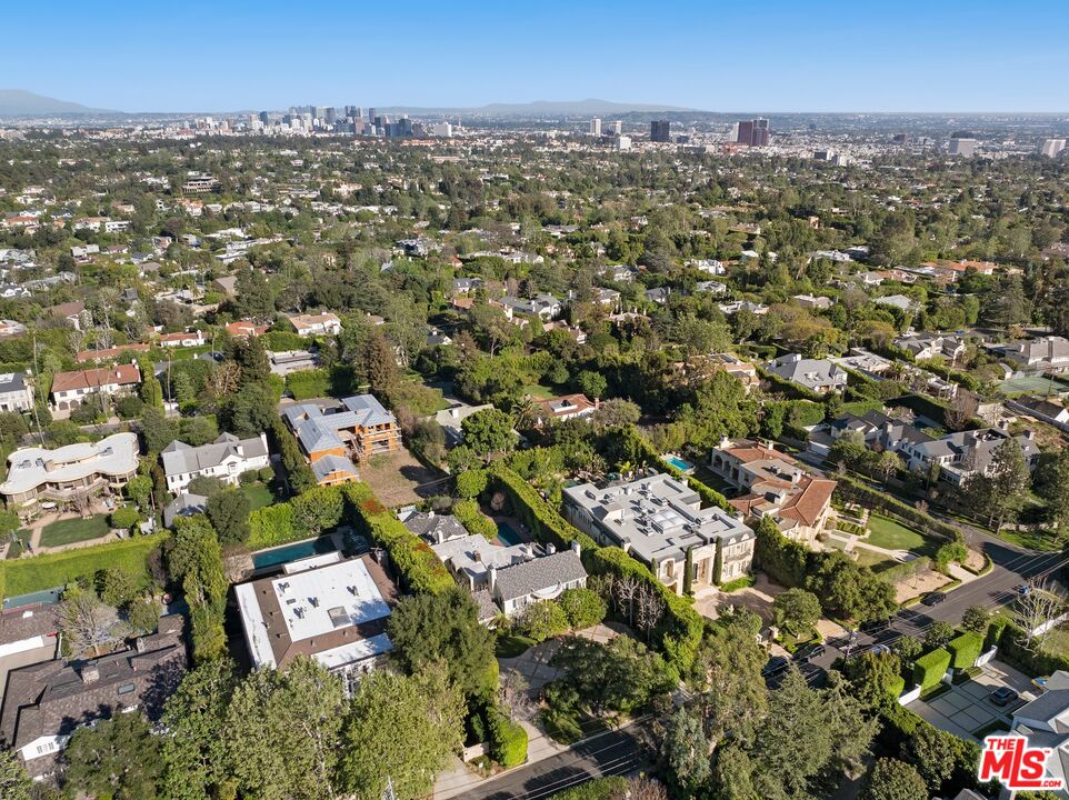 524 North Rockingham Avenue Los Angeles, CA 90049 - Photo 24 of 24