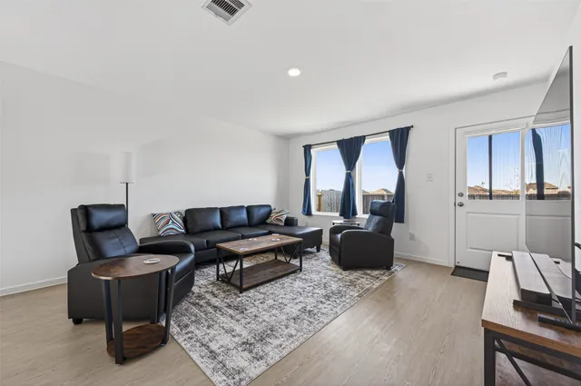 $2,200 | 28923 Great Cyn Drive, Hockley, TX 77447