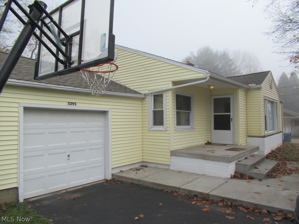 3295 Oser Road Norton, OH 44203 - Photo 2 of 29