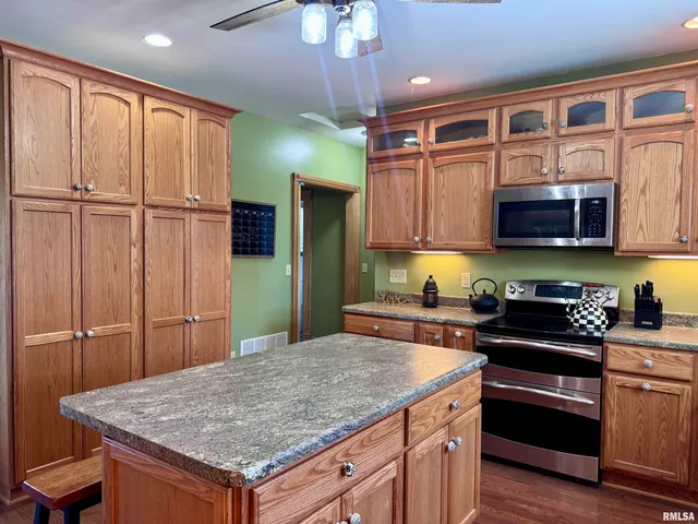 $229,900 | 1415 4th Street, Fulton, IL 61252