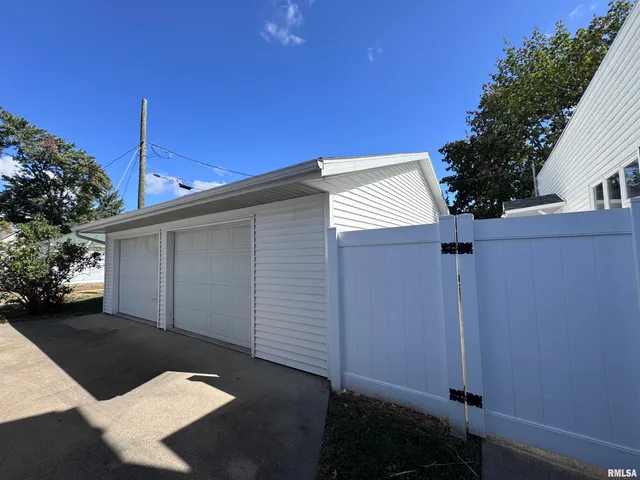 $229,900 | 1415 4th Street, Fulton, IL 61252