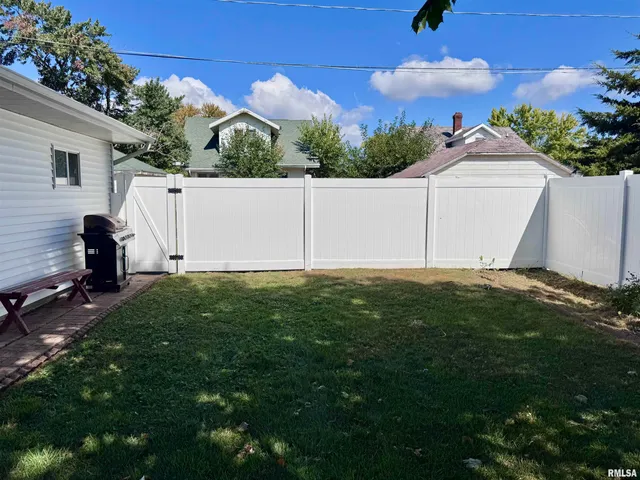 $229,900 | 1415 4th Street, Fulton, IL 61252