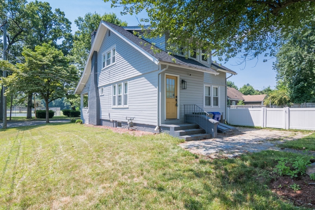 170 Plumtree Road Springfield, MA 01118 - Photo 27 of 31
