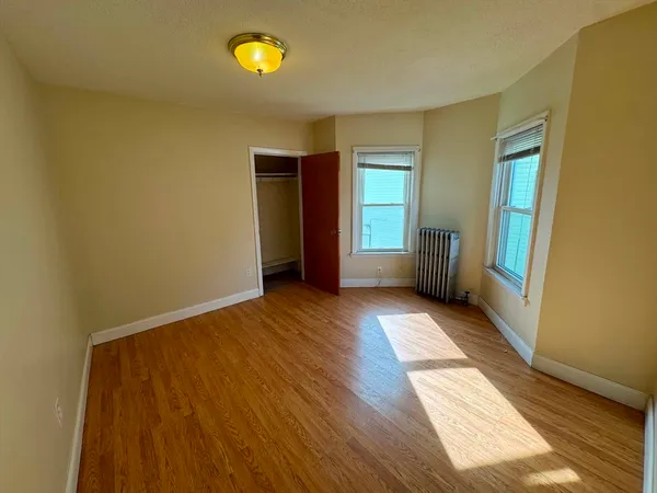 $3,400 | 28 Quincy Street, Unit 2, Somerville, MA 02143