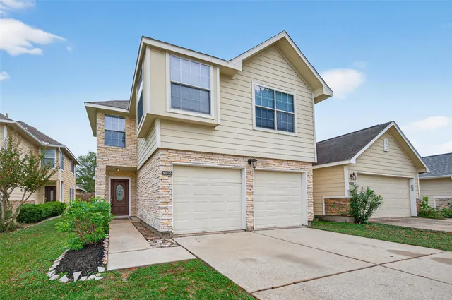 $1,900 | 10826 Aly Trace Court, Houston, TX 77064