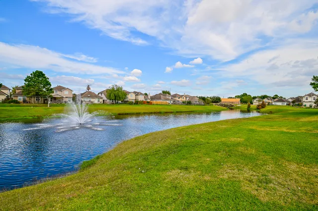 $1,900 | 10826 Aly Trace Court, Houston, TX 77064