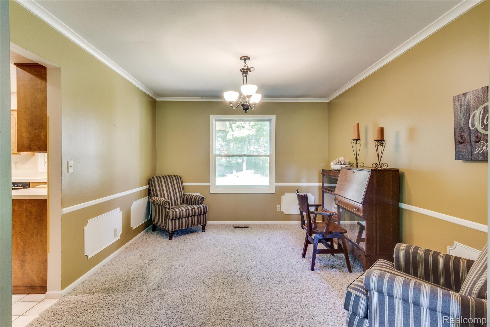 6404 Kings Pointe Road Grand Blanc, MI 48439 - Photo 5 of 38 Interiors (6 of 39).jpg
