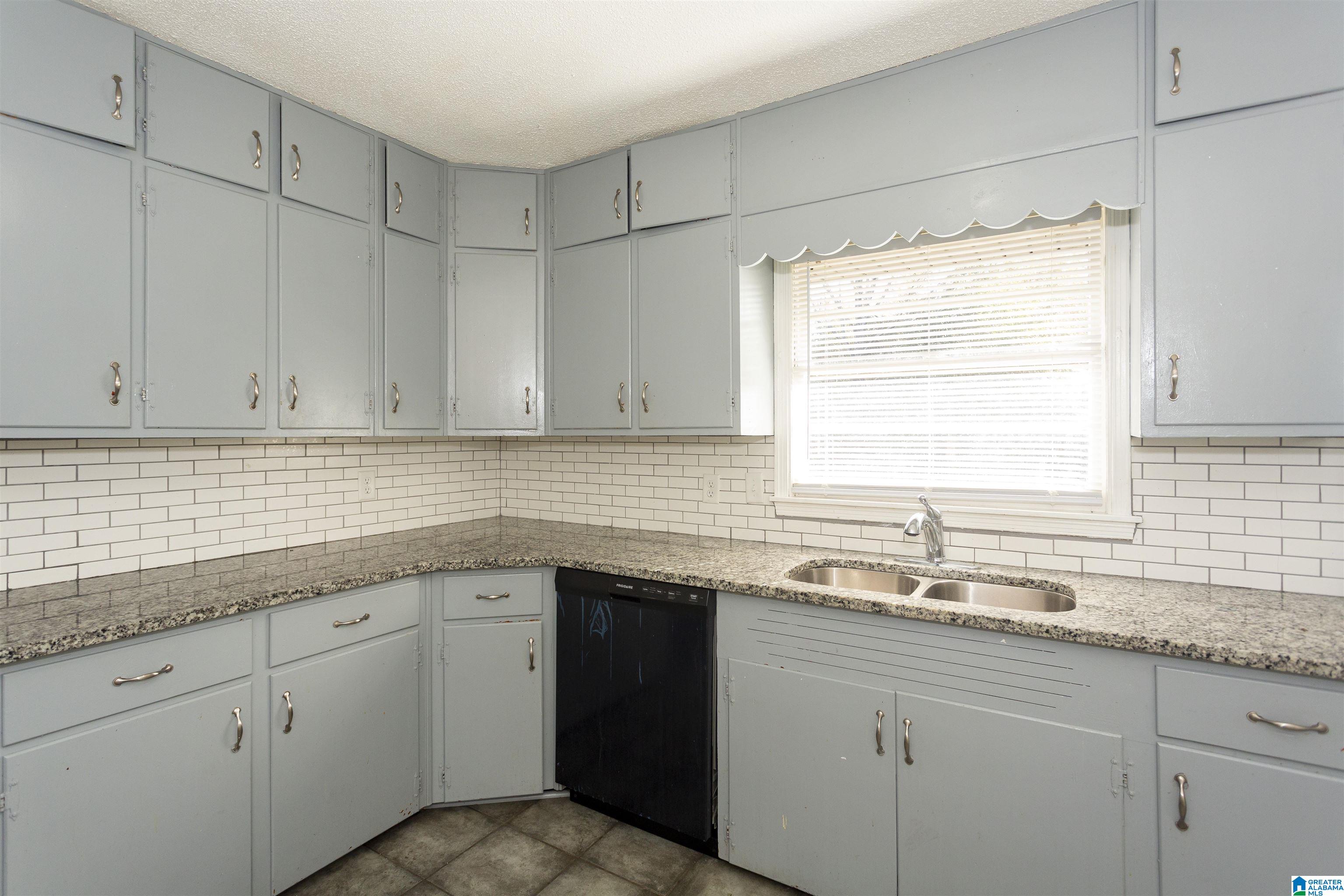 308 6th Street South Bessemer, AL 35020 - Photo 9 of 33