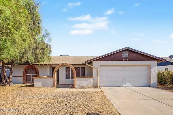 $1,795 | 5733 West Mescal Street, Glendale, AZ 85304