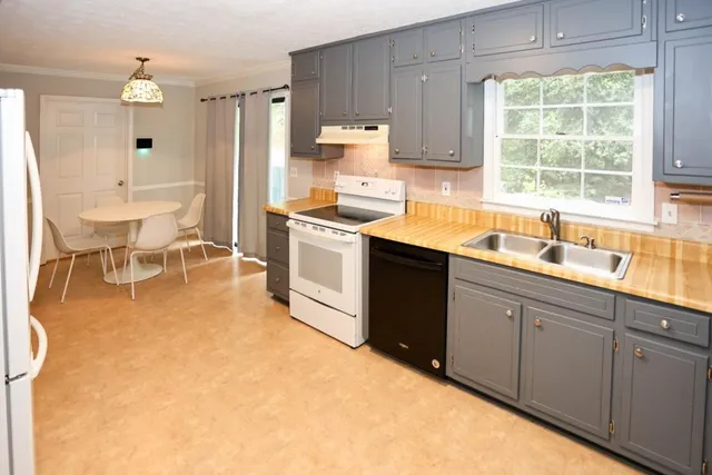 $274,900 | 6504 Swift Creek Drive, Lithonia, GA 30058