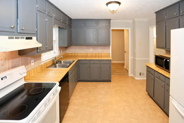 $274,900 | 6504 Swift Creek Drive, Lithonia, GA 30058