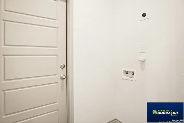 $328,990 | 310 West Evergreen Street, Unit 113, San Antonio, TX 78212