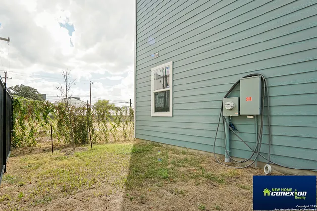 $328,990 | 310 West Evergreen Street, Unit 113, San Antonio, TX 78212