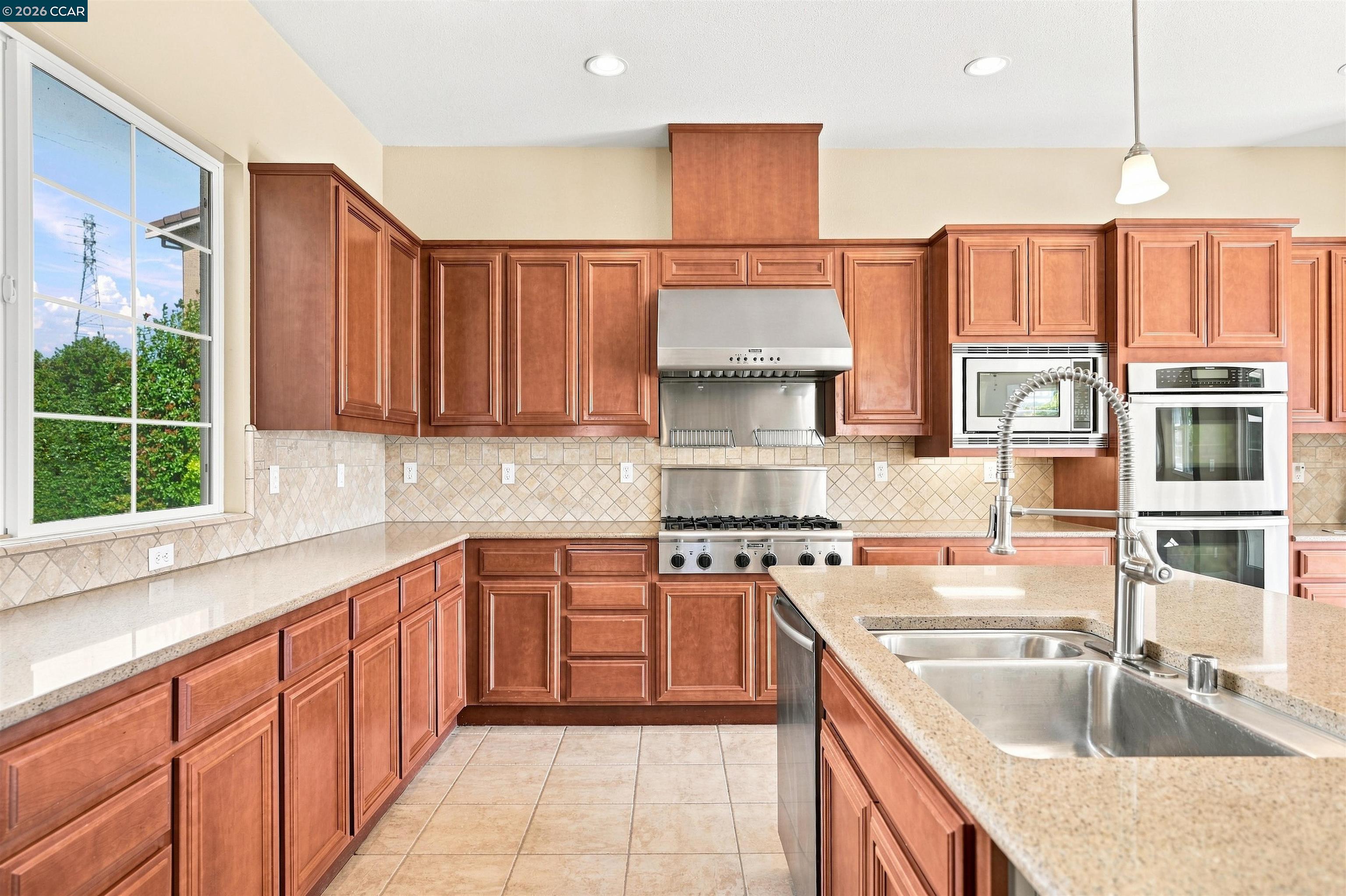 5193 Crystyl Ranch Drive Concord, CA 94521 - Photo 11 of 48 Gallery Image 11