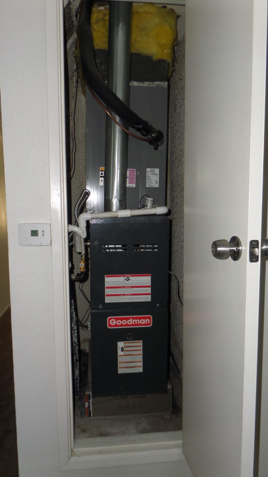 72631 Thrush Road, Unit 4 Palm Desert, CA 92260 - Photo 16 of 24 a close view of a fireplace