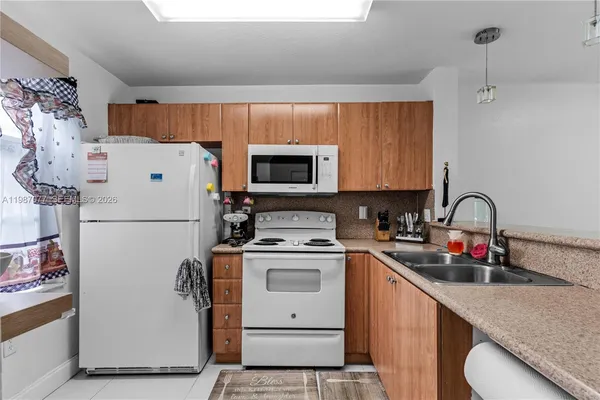 $2,800 | 26309 Southwest 136th Place, Homestead, FL 33032