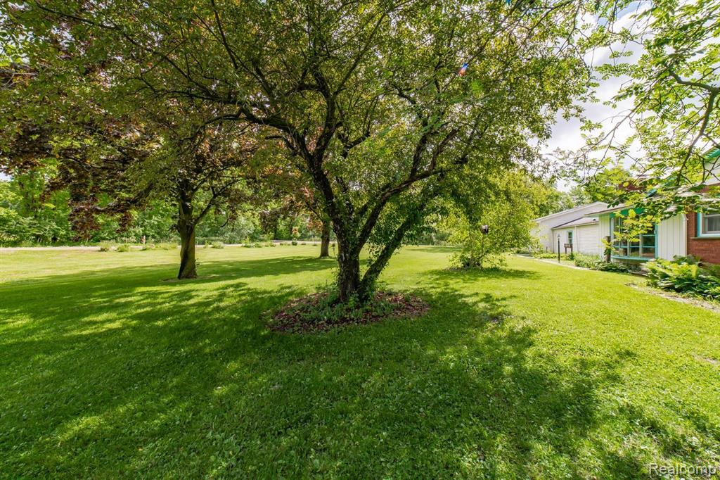 1515 Hummer Lake Road Oxford, MI 48371 - Photo 46 of 54