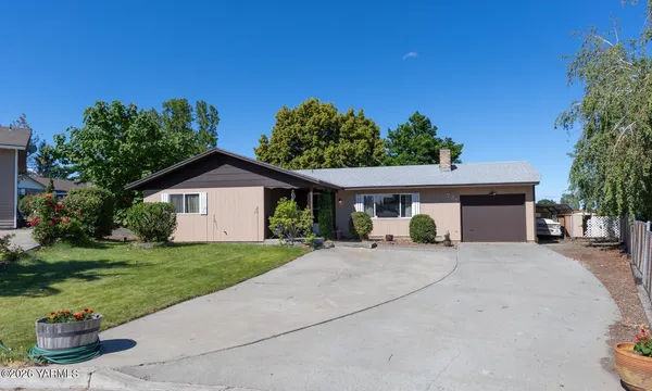 $315,000 | 737 Darrin Court, Sunnyside, WA 98944