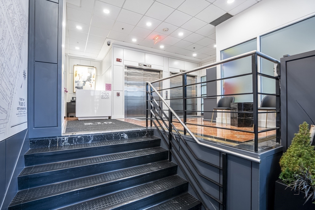 210 South Street, Unit 104 Boston, MA 02111 - Photo 13 of 24 a view of entryway